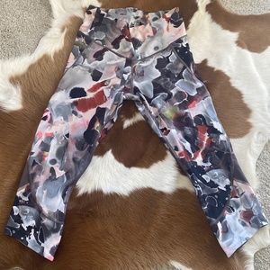 Under armor cropped leggings